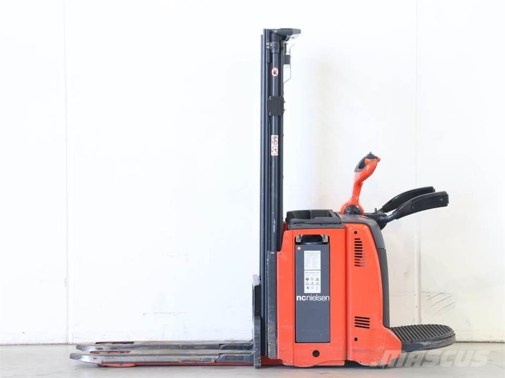 Linde D12AP/133-01 Stapelaar meeloop