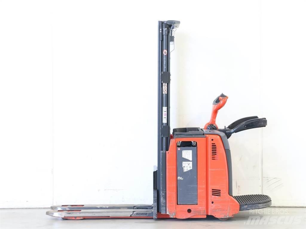 Linde D12AP/133-01 Stapelaar meeloop