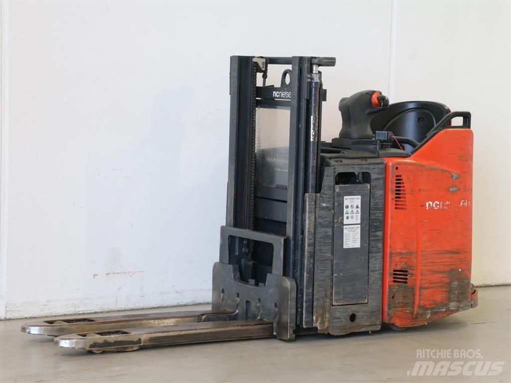 Linde D12HPSP/133 Stapelaar meeloop