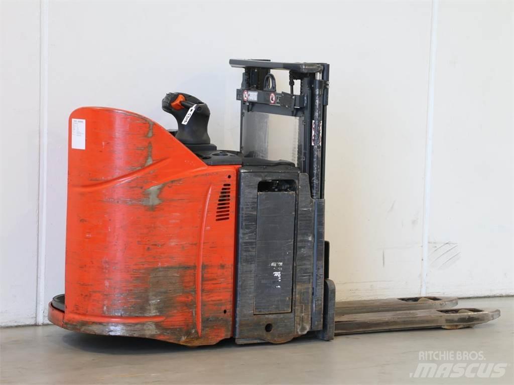 Linde D12HPSP/133 Stapelaar meeloop