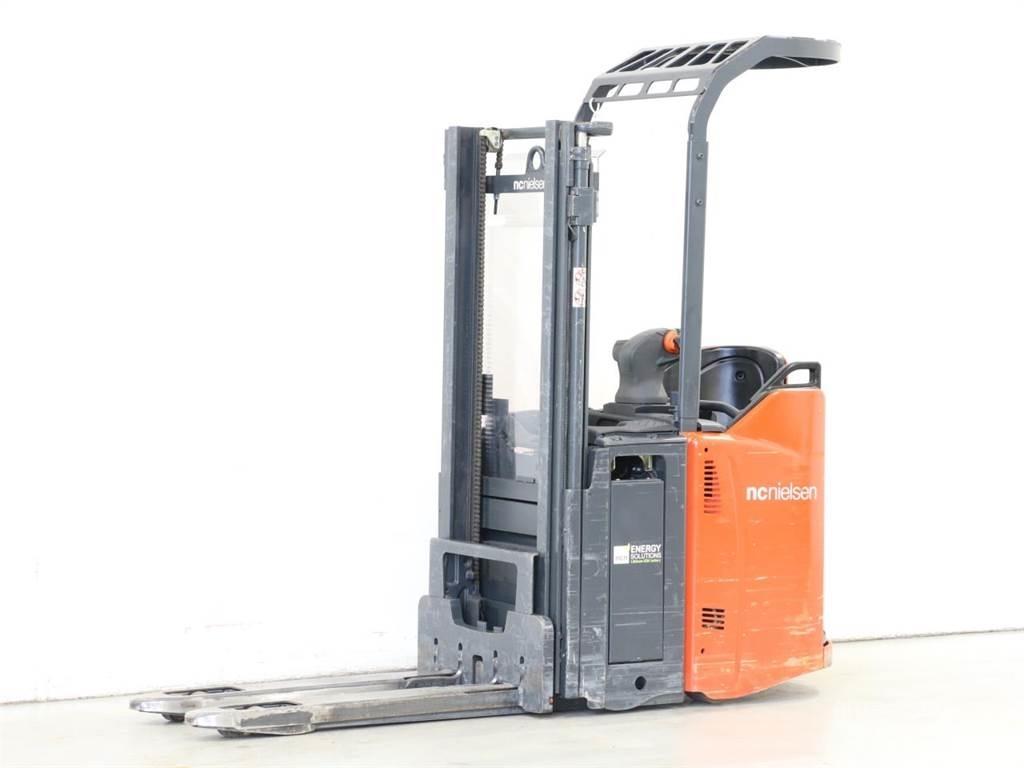 Linde D12SP/133 Stapelaar meeloop