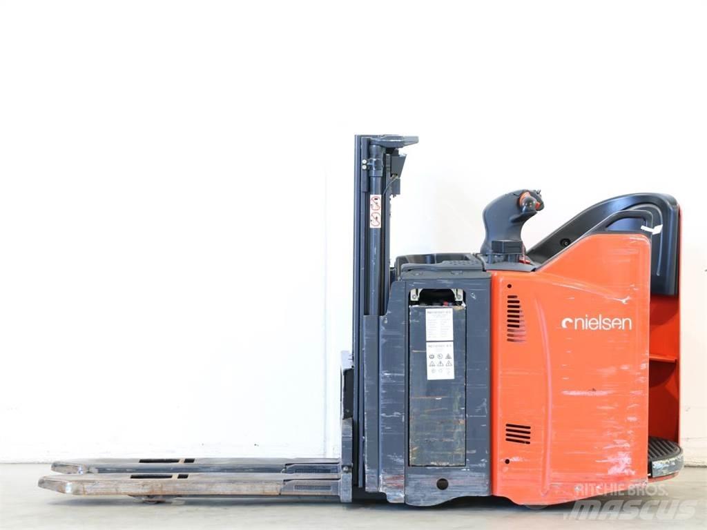 Linde L12SP/133-00 Stapelaar meeloop