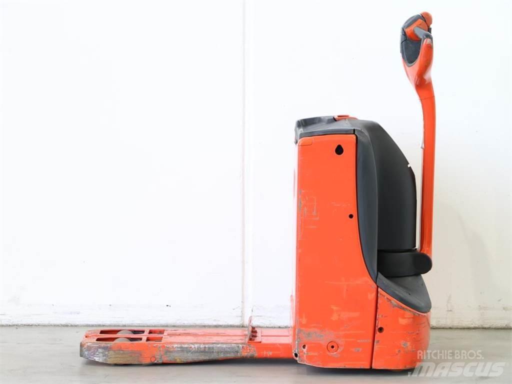 Linde T16/1152 Stapelaar meeloop