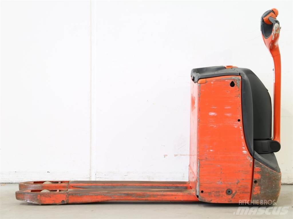 Linde T16/1152 Stapelaar meeloop