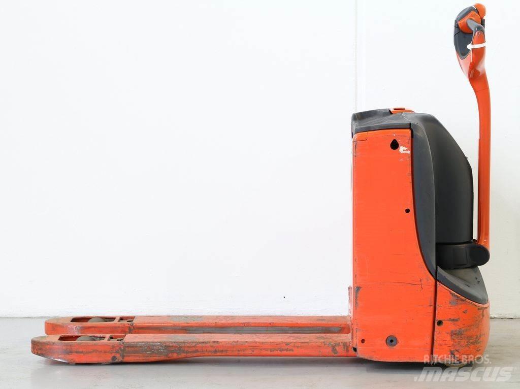 Linde T16/1152 Stapelaar meeloop