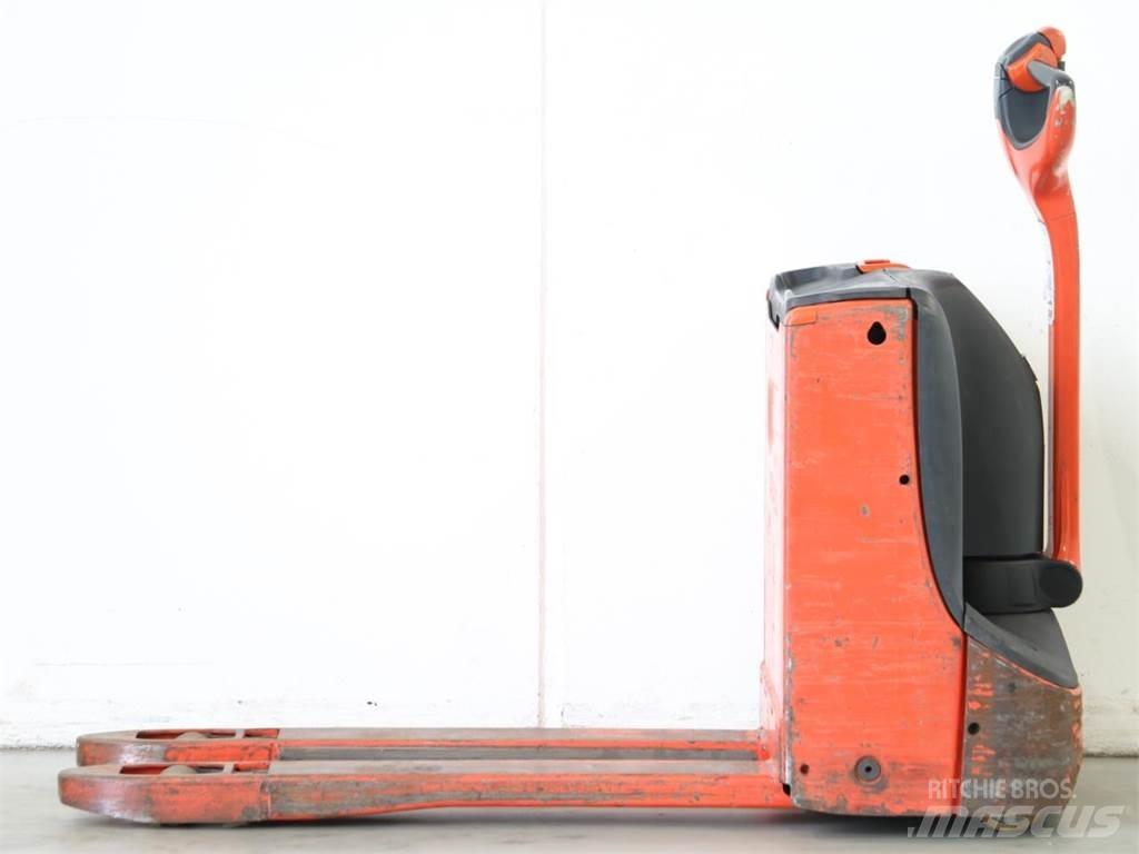 Linde T16/1152 Stapelaar meeloop