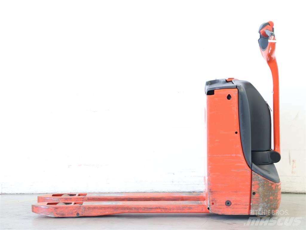 Linde T16/1152 Stapelaar meeloop