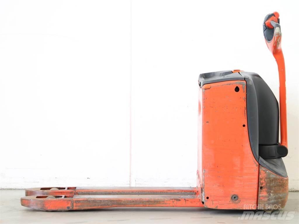 Linde T16/1152 Stapelaar meeloop