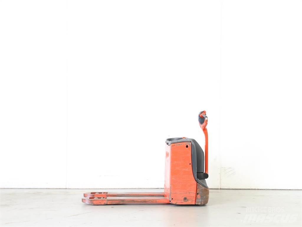 Linde T16/1152 Stapelaar meeloop