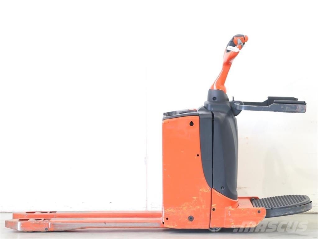 Linde T16P/1151 Stapelaar meeloop