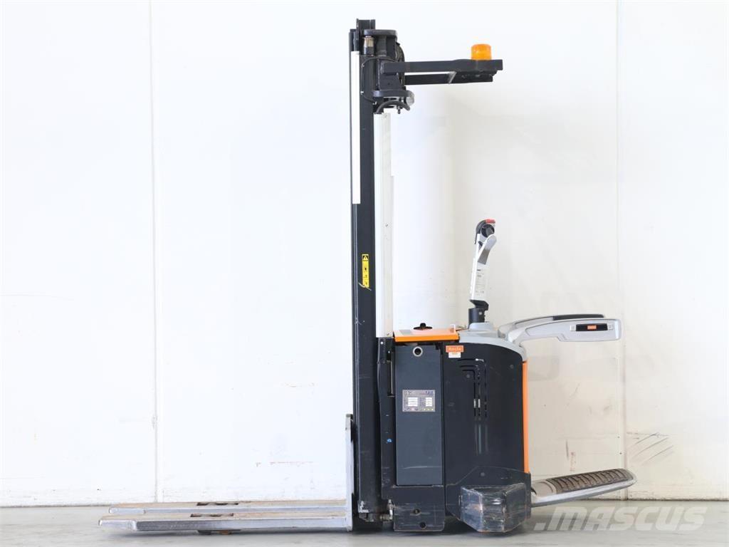 Rocla SP16AC TF5400 Stapelaar meeloop