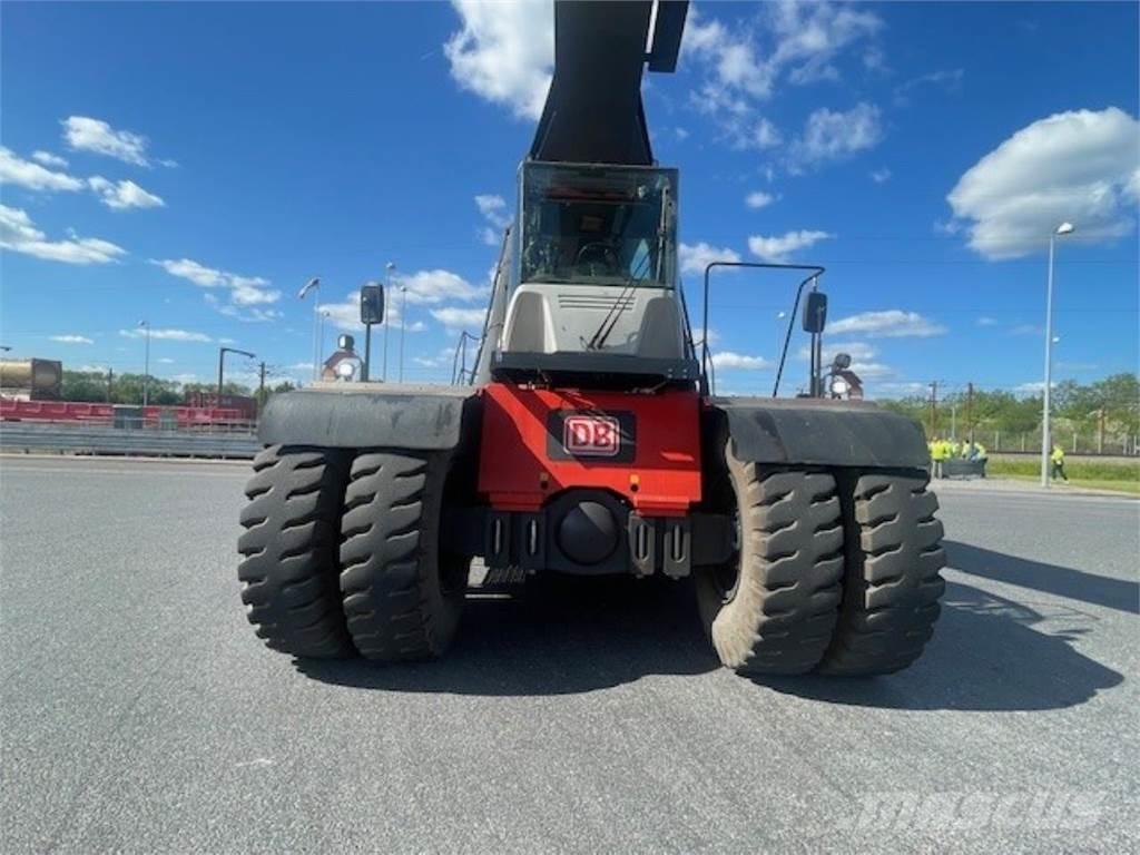 SMV 4531 CC5 Reachtruck voor hoog niveau