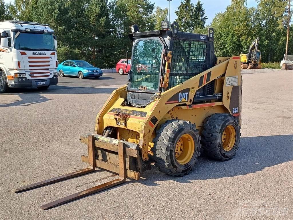CAT 246 Schrankladers