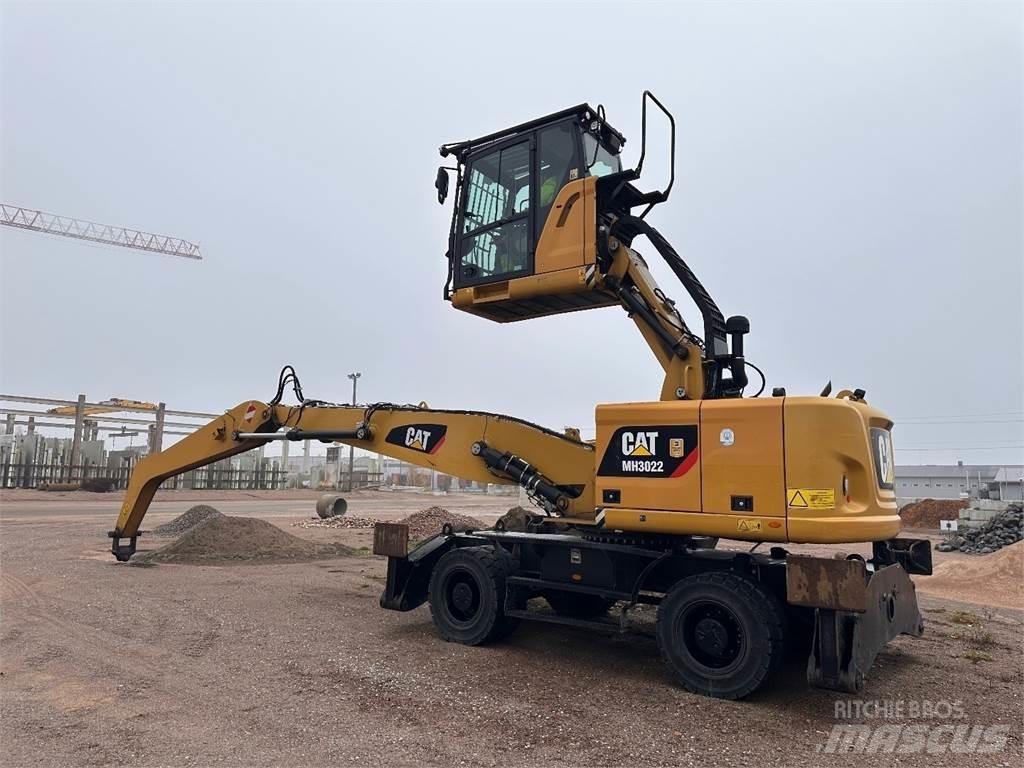 CAT MH3022 Wielgraafmachines