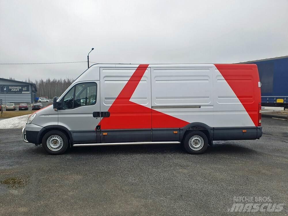 Iveco 35S17 Gesloten bedrijfswagens