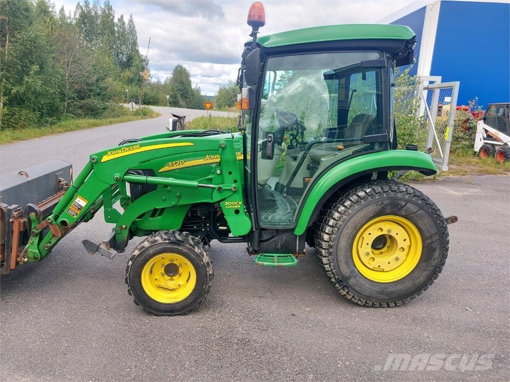 John Deere 3720 Tractoren