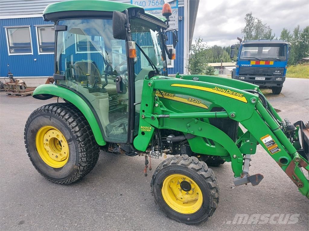 John Deere 3720 Tractoren
