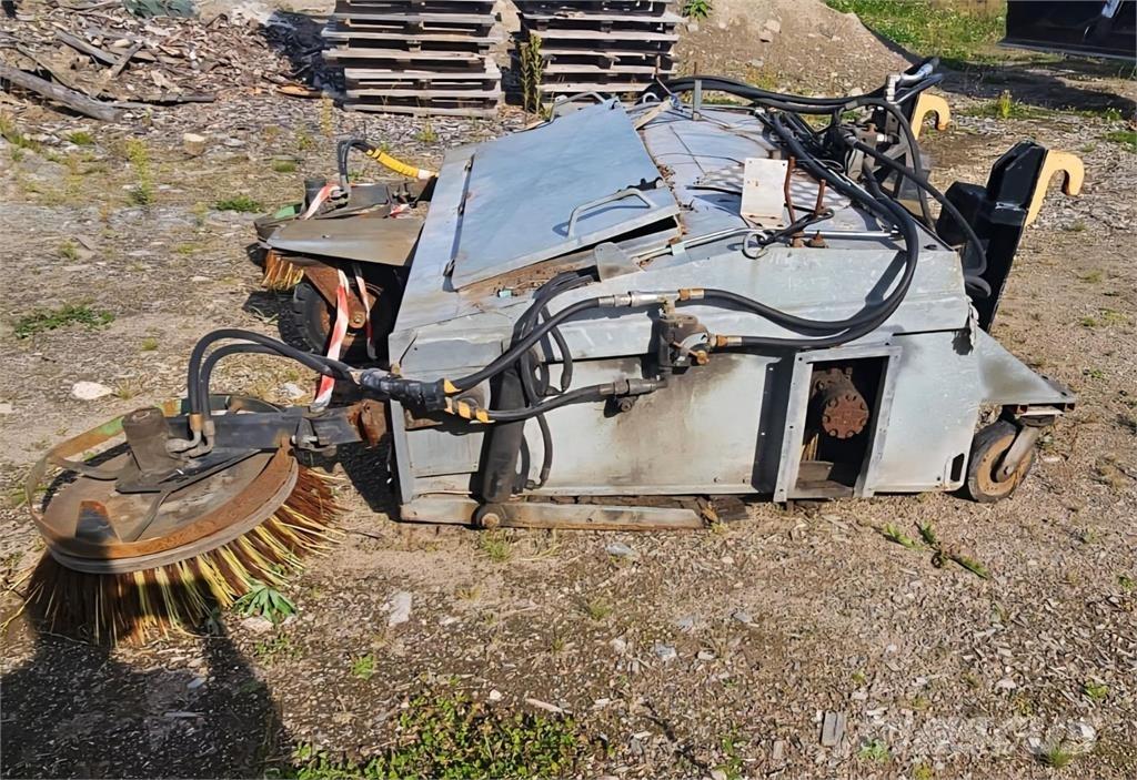  Keräävä harja Veegmachines