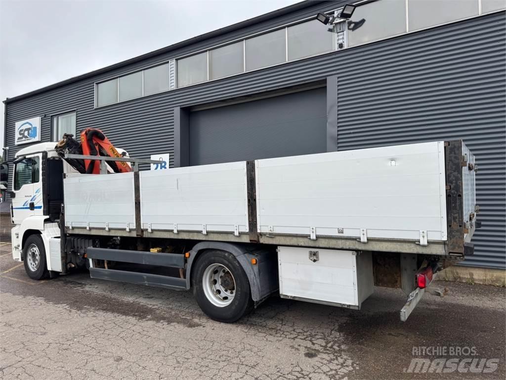MAN TGS 18.320 Vlakke laadvloer met kraan