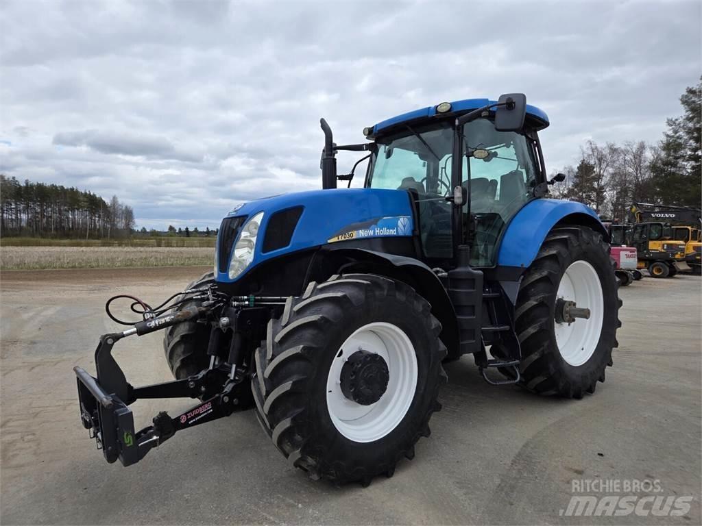 New Holland T7030 Tractoren