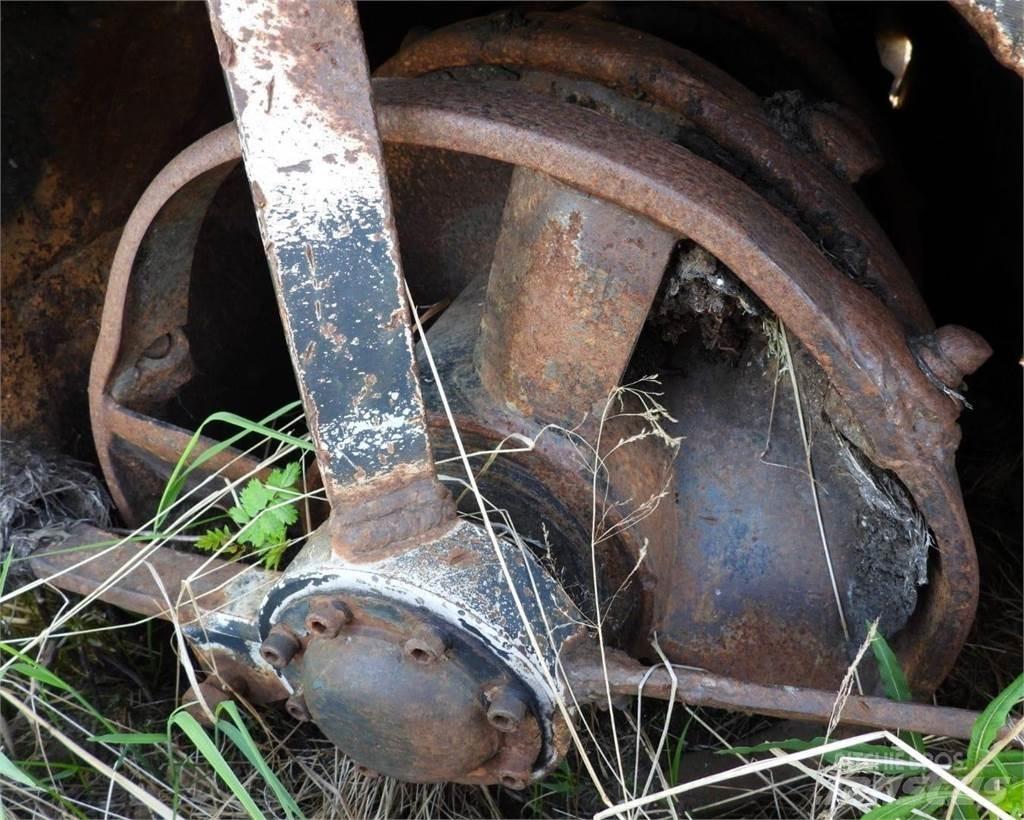  Polannejyrsin Rotorkopeggen / rototillers