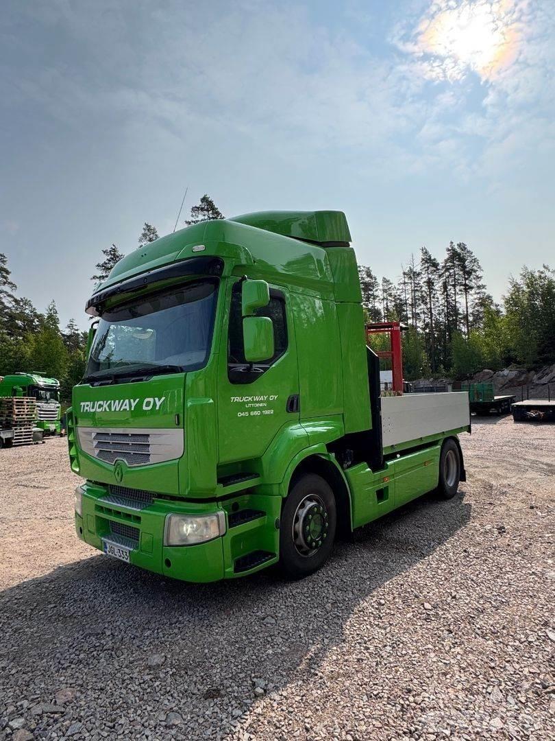 Renault Premium Vlakke laadvloer met kraan