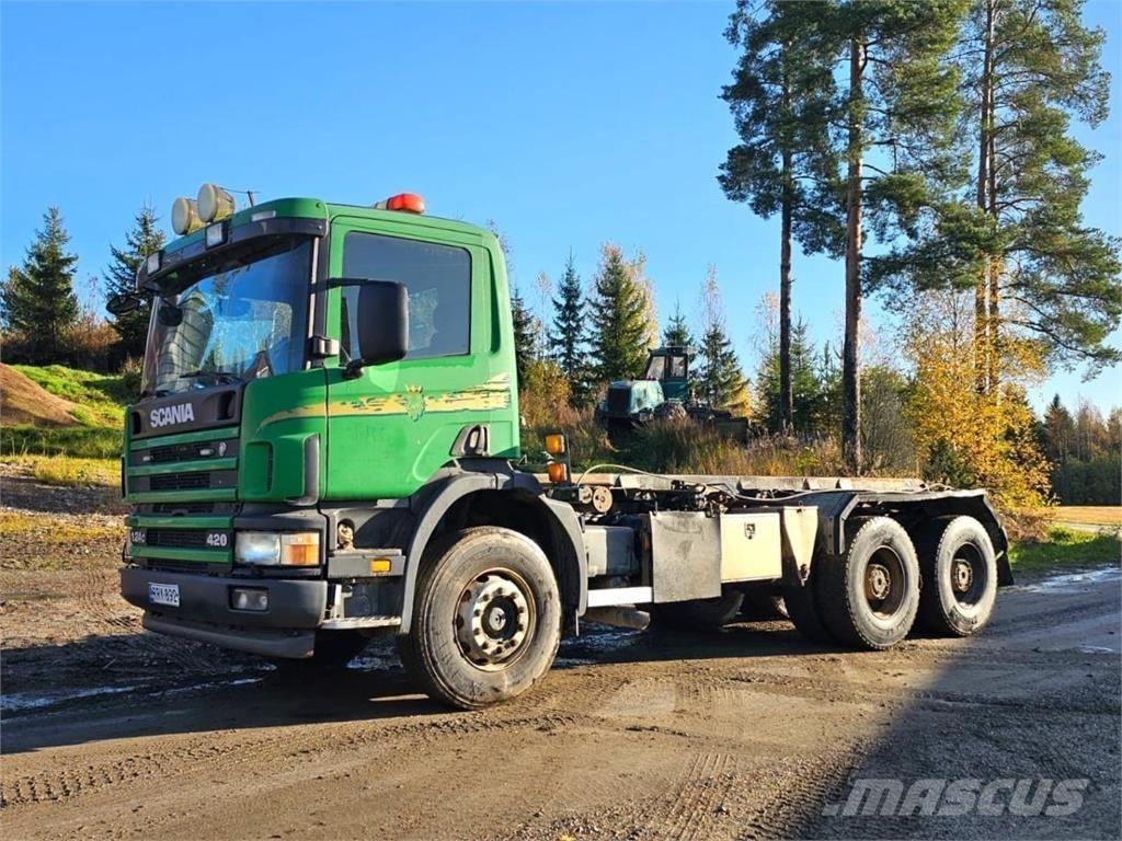Scania 124C 6X4 Vrachtwagen met containersysteem