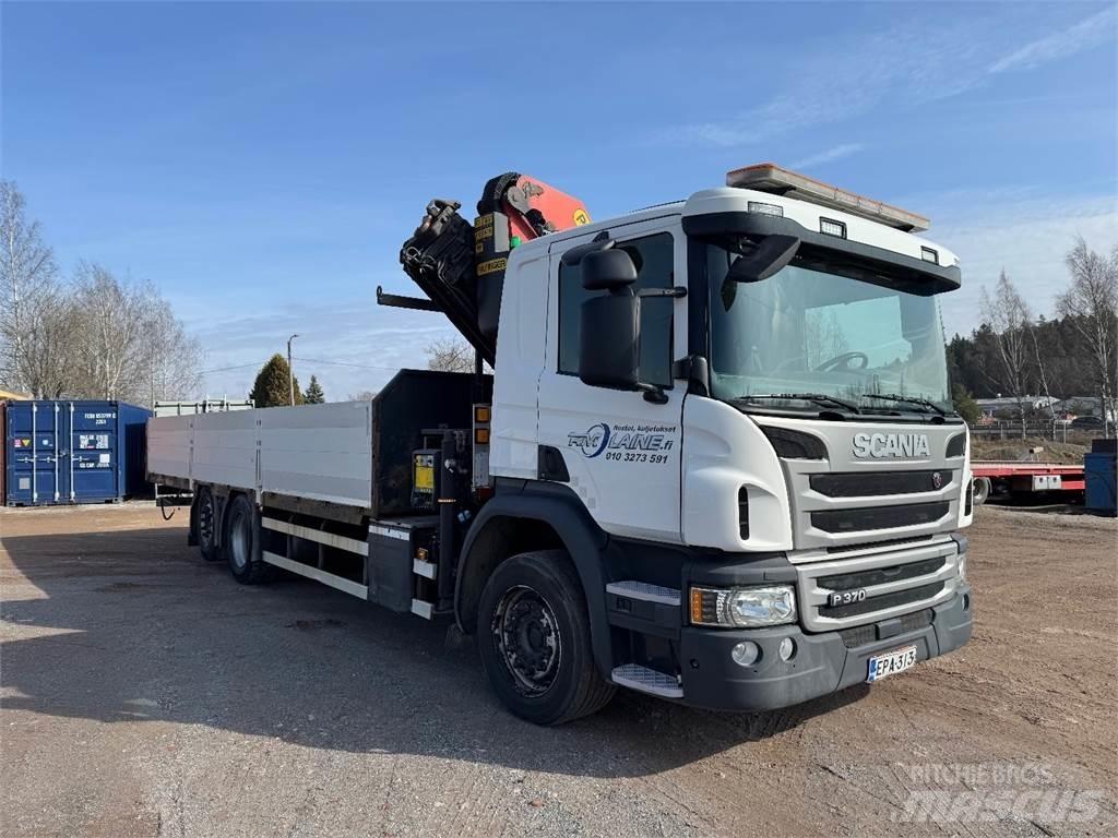 Scania P370 Vlakke laadvloer met kraan