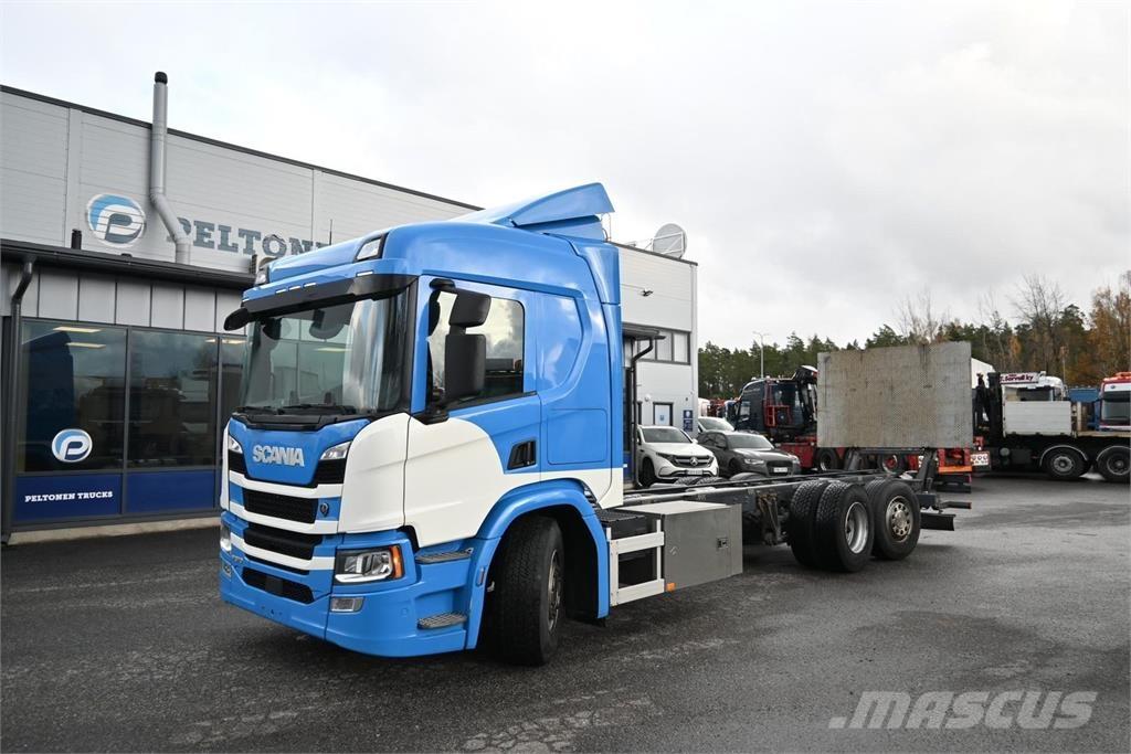 Scania P370 6x2*4 Chassis met cabine
