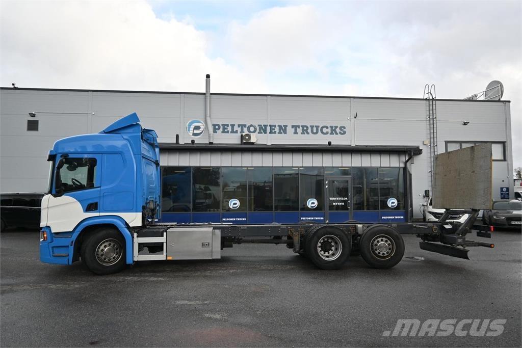 Scania P370 6x2*4 Chassis met cabine