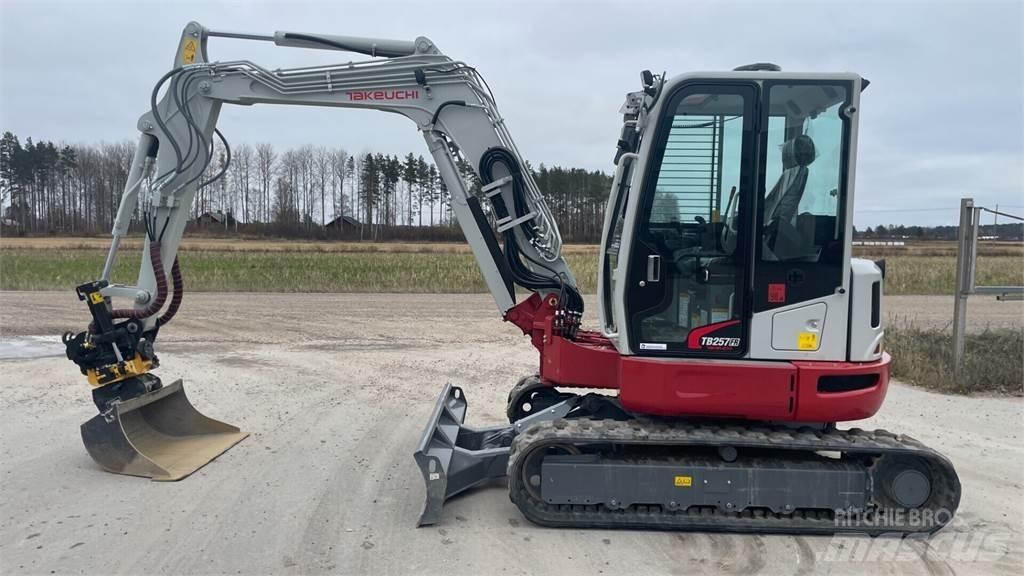 Takeuchi TB257FR Minigraafmachines < 7t
