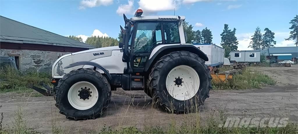 Valtra T 180 Tractoren