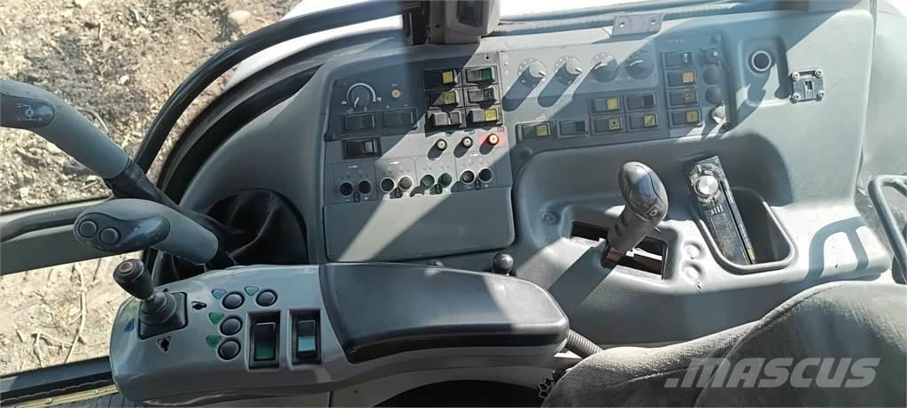 Valtra T 180 Tractoren