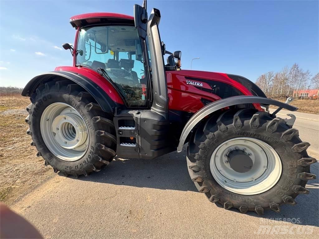 Valtra T255V Tractoren