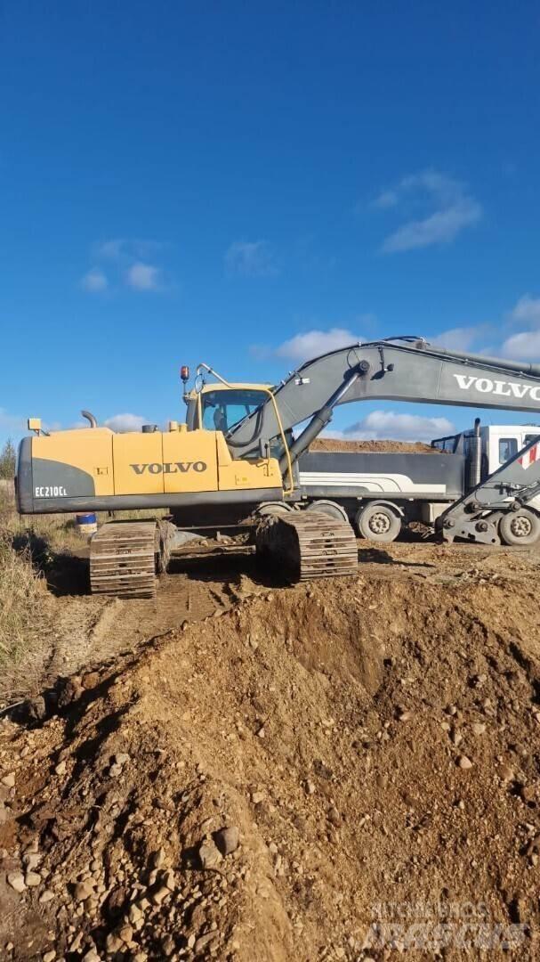 Volvo 210C Rupsgraafmachines