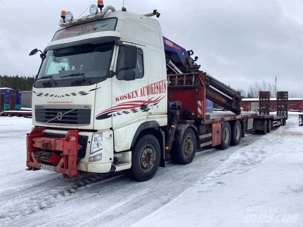 Volvo 8x4 Vlakke laadvloer met kraan
