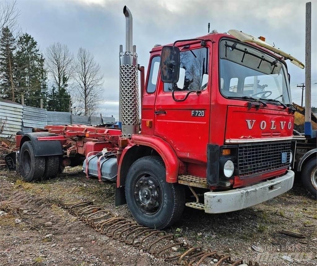 Volvo F720 Vrachtwagen met containersysteem