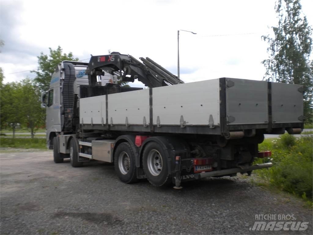 Volvo FH520 Vlakke laadvloer met kraan