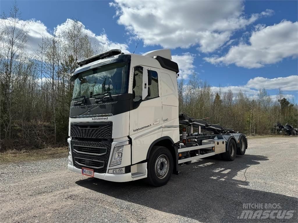 Volvo FH540 Vrachtwagen met containersysteem