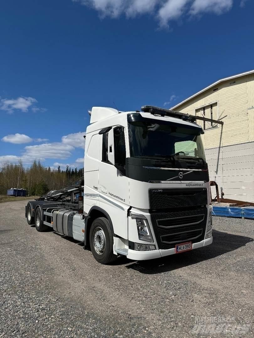 Volvo FH540 Vrachtwagen met containersysteem
