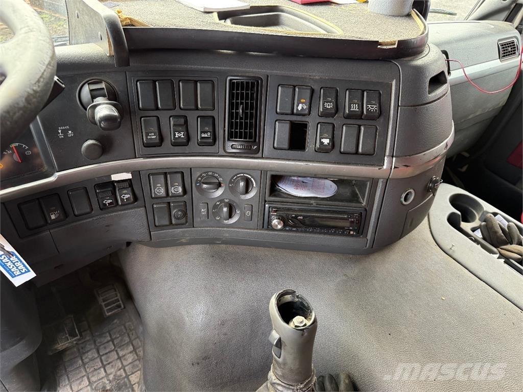 Volvo FM 12 8x4 Vrachtwagen met containersysteem