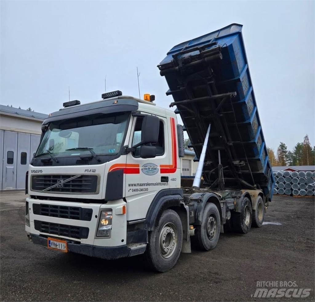 Volvo FM12 8X4 Vrachtwagen met containersysteem