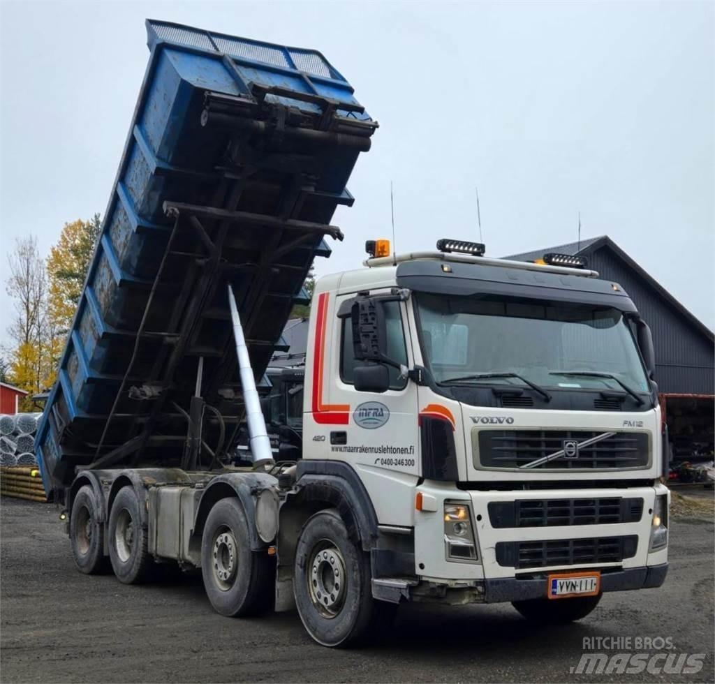 Volvo FM12 8X4 Vrachtwagen met containersysteem