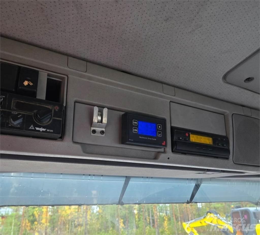 Volvo FM12 8X4 Vrachtwagen met containersysteem