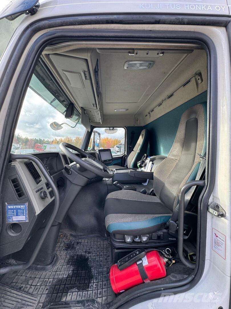 Volvo FM330 6x2 Koelwagens