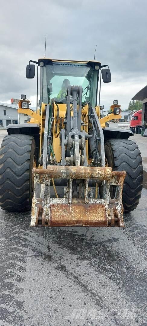 Volvo L 120G Wielladers