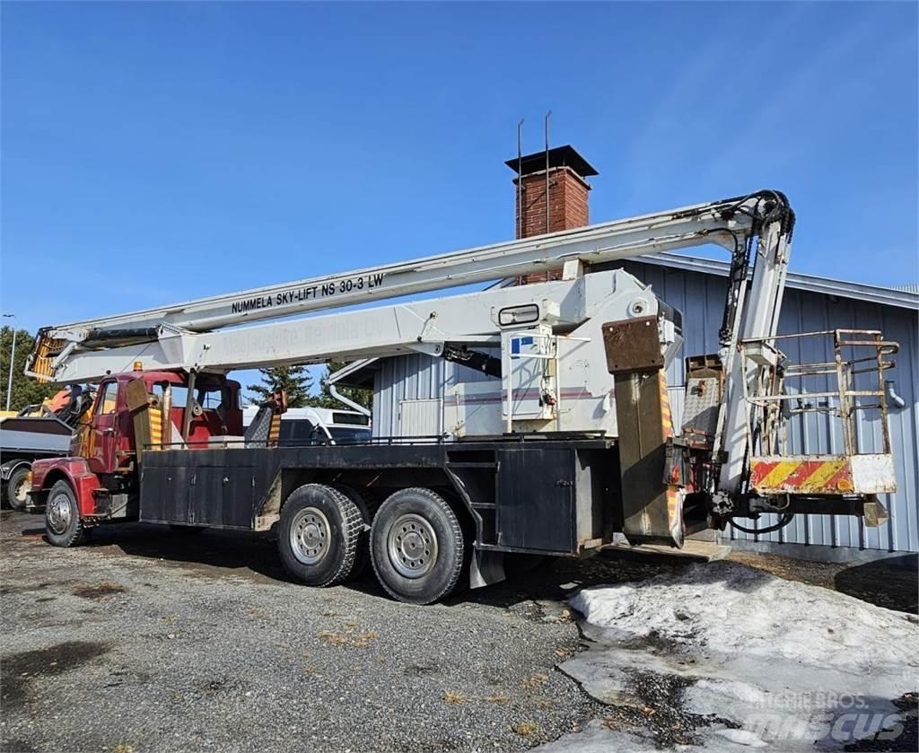 Volvo N7 6x2 Vlakke laadvloer met kraan
