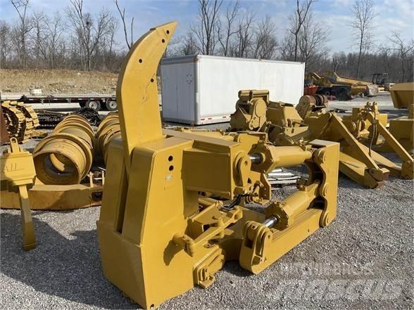 CAT D8 Wegopbrekers