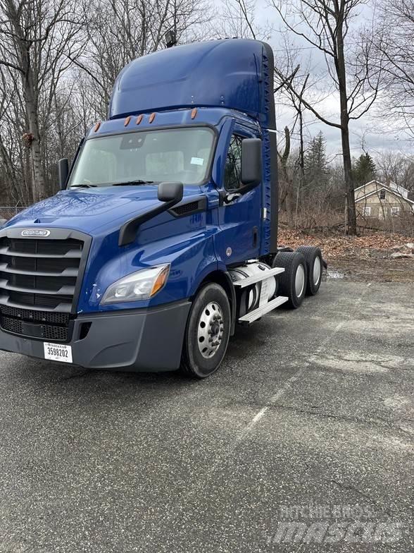 Freightliner CASCADIA 116 Trekkers