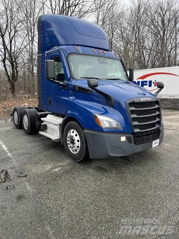 Freightliner CASCADIA 116 Trekkers